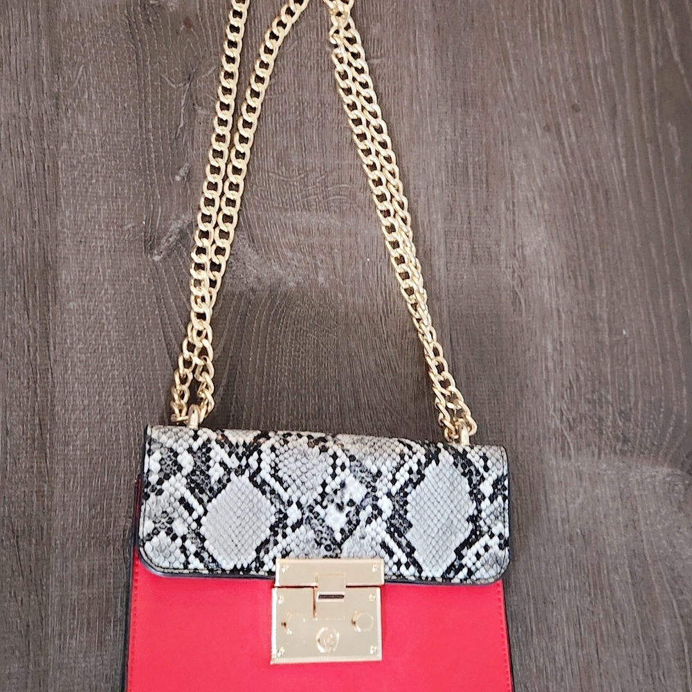 Fashion Nova Red and Black Crossbody Bag with Gold Chain